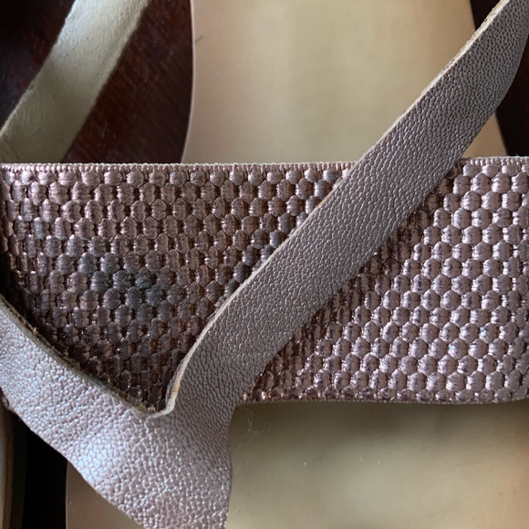 Lucky brand rose gold slides - Picture 4 of 4